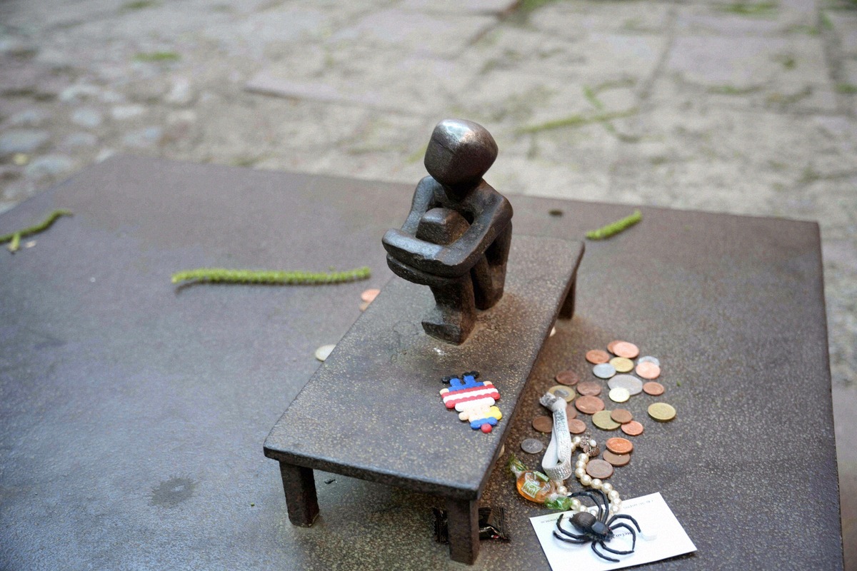 Kleine Skulptur Järnpojken in Stockholm